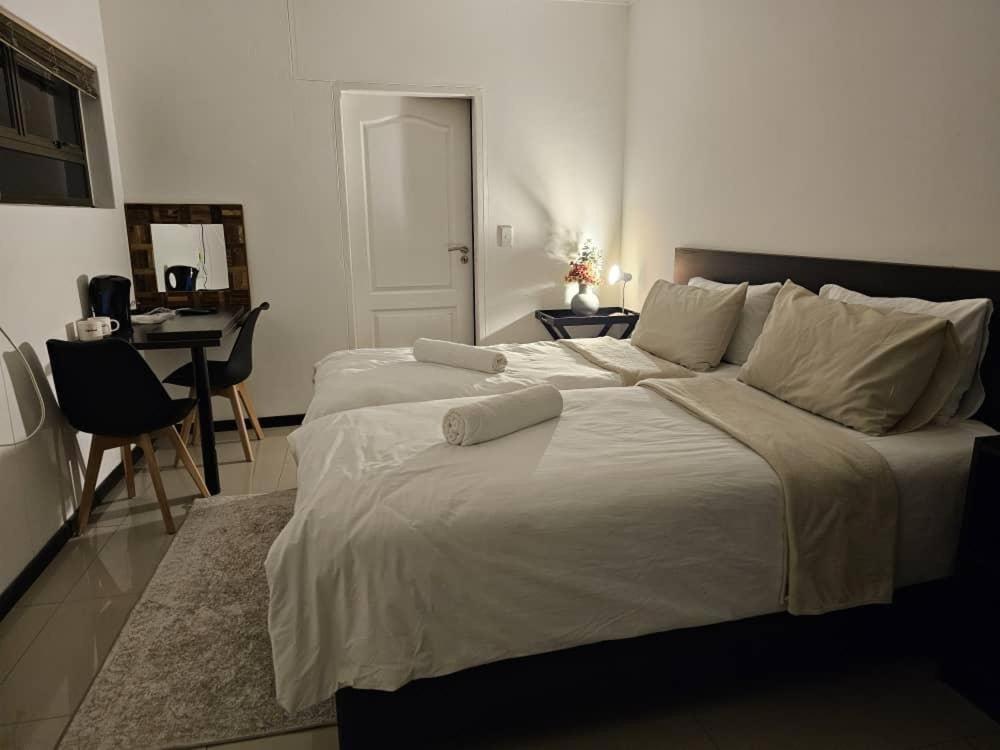 Carlo'S Boutique Guesthouse Walvis Bay Exterior foto